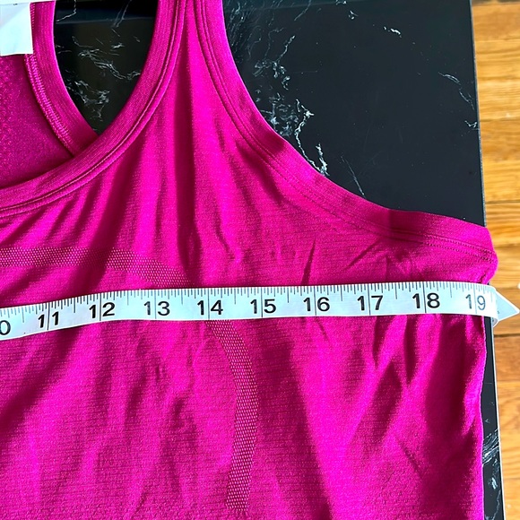 💕Lululemon Swiftly Tech Racerback Tank Top 2.0 Race Length-NWT-Women's Magenta - Picture 16 of 16